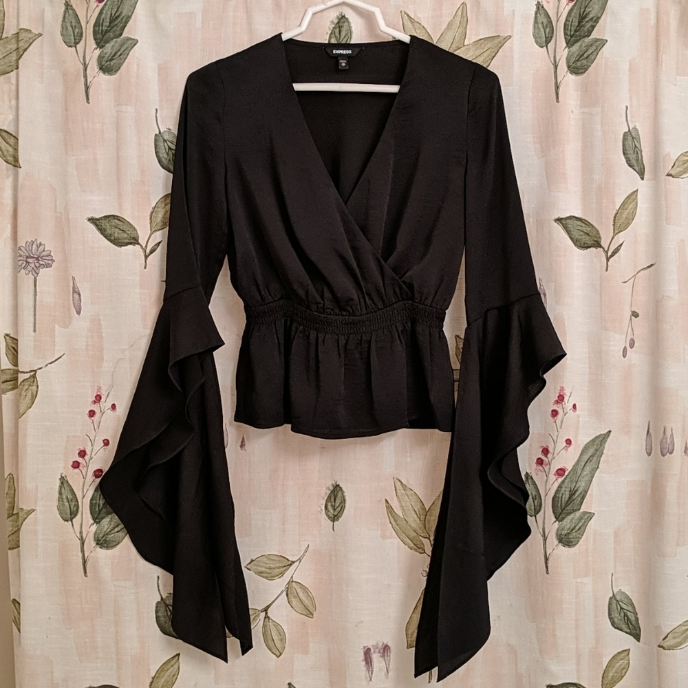 BLK Bohemian blouse flowy sleeves NWOT